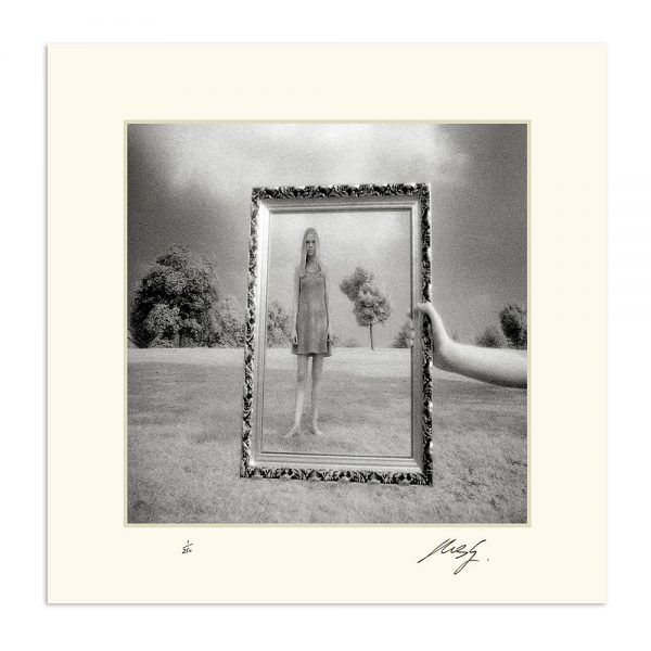 Out of the Blue, The Oasis Photographs | Deluxe Edition by Michael Spencer Jones - Image 10